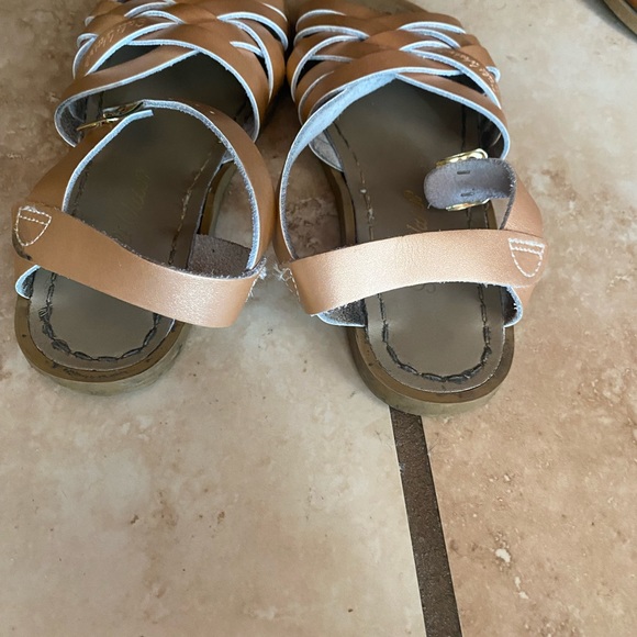 Salt Water Sandals - Little Kid Size 1 - Picture 10 of 11